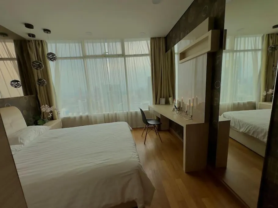 56Th Floor Luxury At Vortex Suites Klcc By Lola تبليسي شقة